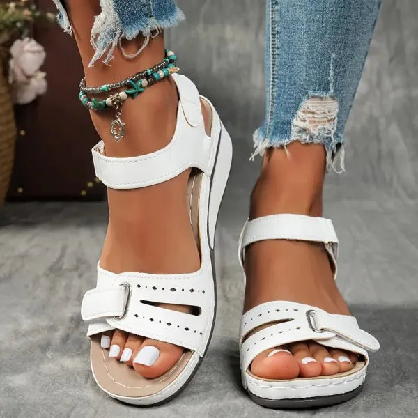 Sand⏰️¡No te pierdas el 50% de descuento de hoy! ✅ Sandalias de alta calidad 🦶 Ligeras y con estilo - Impermeables y antideslizantes 🔴 Aptas para cualquier ocasión.
