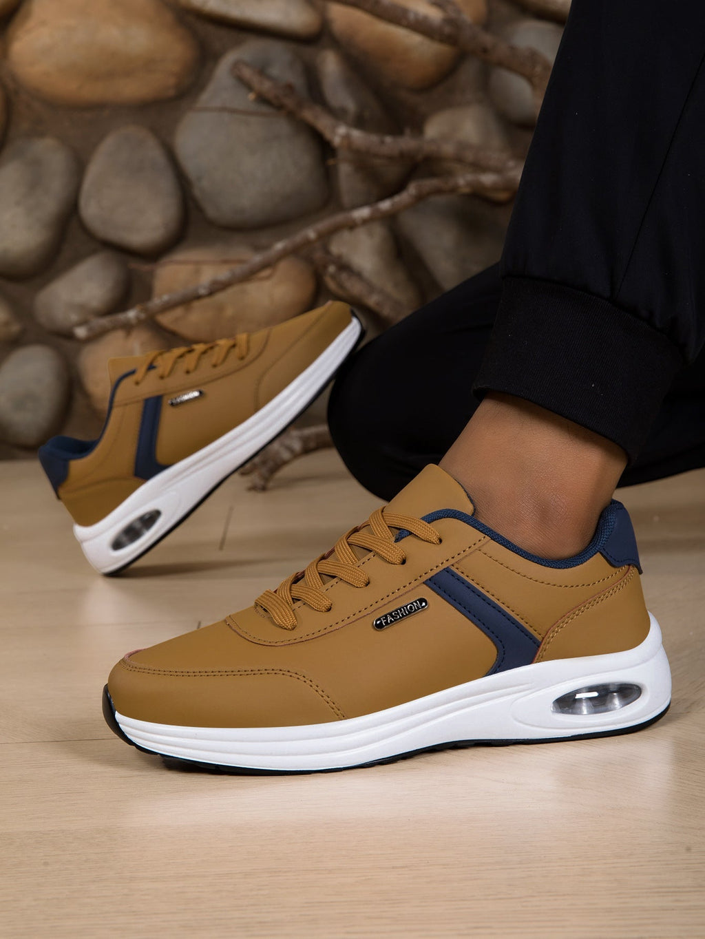 Zapatos ortopédicos cómodos: con soporte para el arco del pie, que alivian el dolor; ligeros, con amortiguación y exterior de piel impermeable.